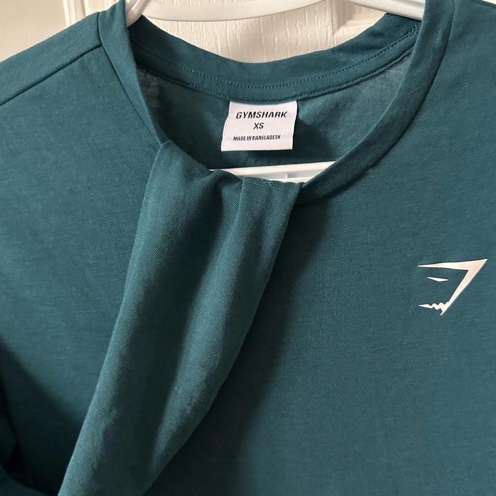 Gym shark T shirt long sleeve